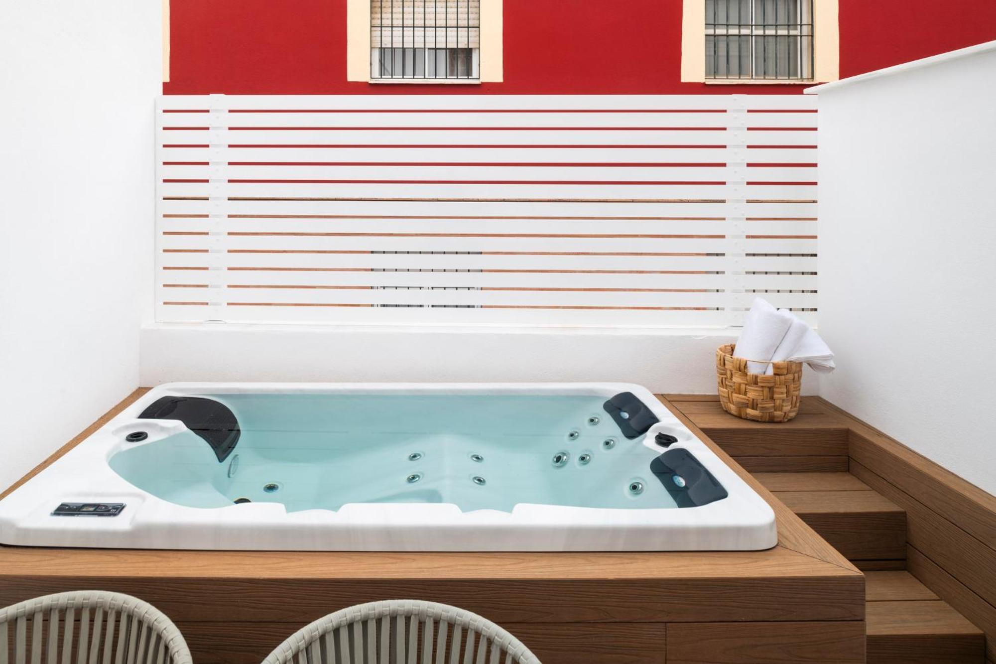 Magno Apartments Santa Clara - Private Terraces With Jacuzzi Sevilla Buitenkant foto