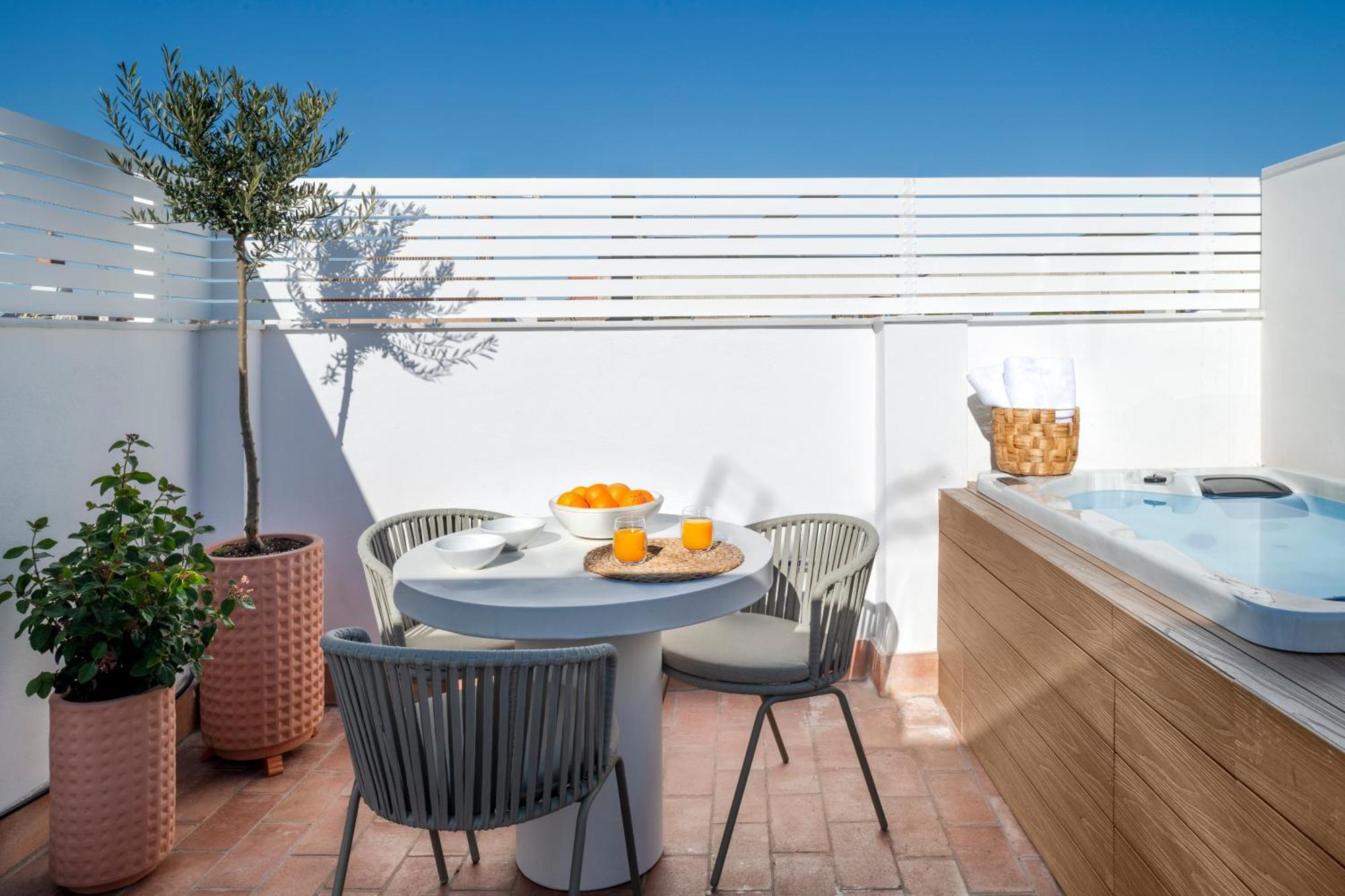 Magno Apartments Santa Clara - Private Terraces With Jacuzzi Sevilla Buitenkant foto